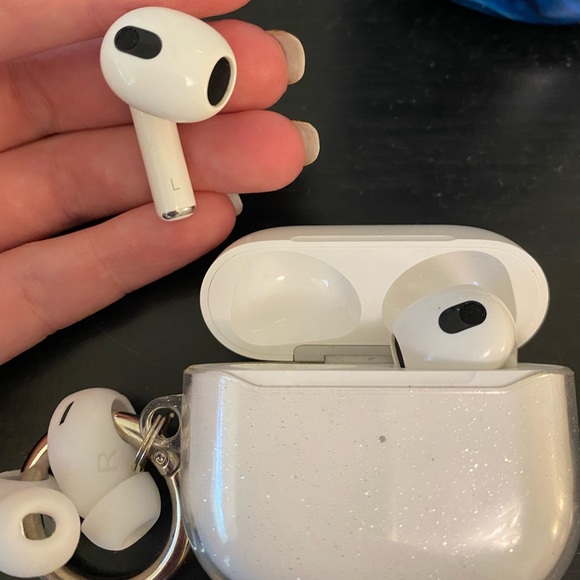Third generation AirPods! New with box - Picture 3 of 4